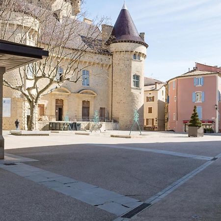 Appartement La Tour - Appt Climatise Pour 2 à Aubenas Extérieur photo